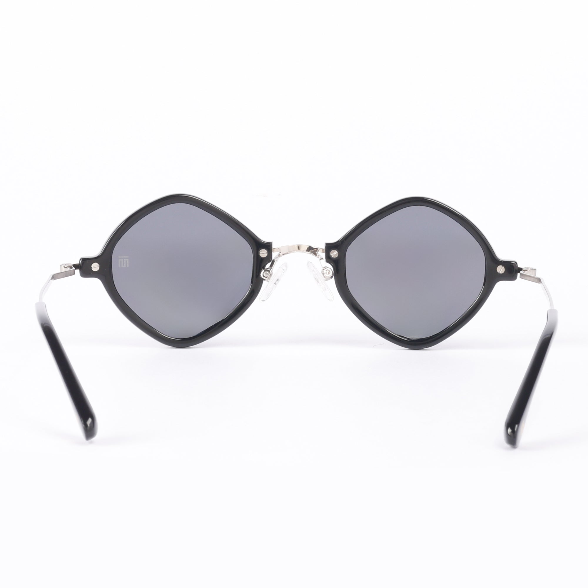 Tom Miller Essential 001