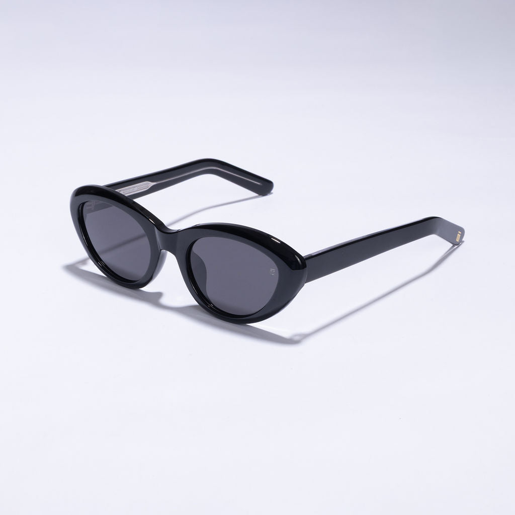 Tom Miller Essential 004 cat eye sunglasses, black frame, black lens #Frame Color_Black / Black