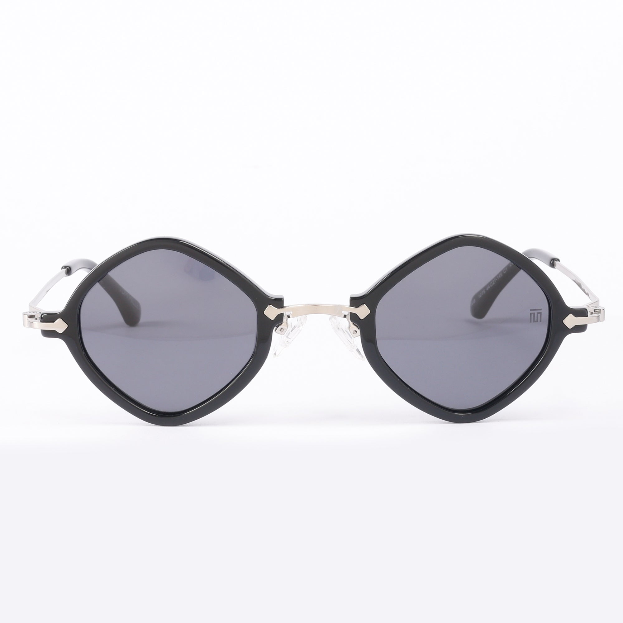 Tom Miller Essential 001